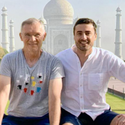 Milenko und Daniel vor dem Taj Mahal