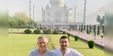 Milenko Vlajkov und Daniel Holzinger am Taj Mahal