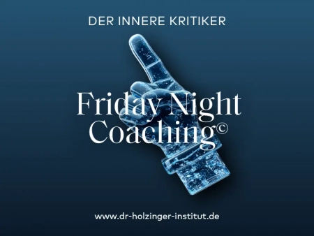 Friday Night Coaching: Der innere Kritiker. Zeigefinger aus glas-/wasserähnlichem Stoff auf dunkelblauem Hintergrund.